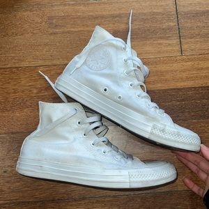 Converse High Top Chuck Taylor’s all white womans size 8